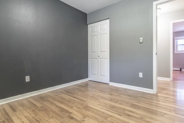 $244,900 | 201 Oakwood Drive, Shorewood, IL 60404