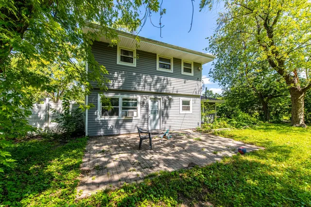 $244,900 | 201 Oakwood Drive, Shorewood, IL 60404