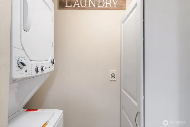 $289,500 | 2824 Grand Avenue, Unit 603, Everett, WA 98201