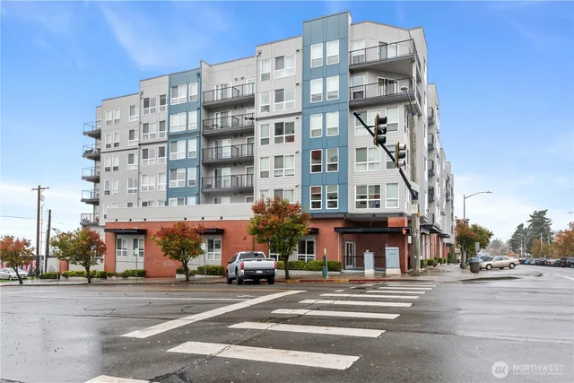 $289,500 | 2824 Grand Avenue, Unit 603, Everett, WA 98201