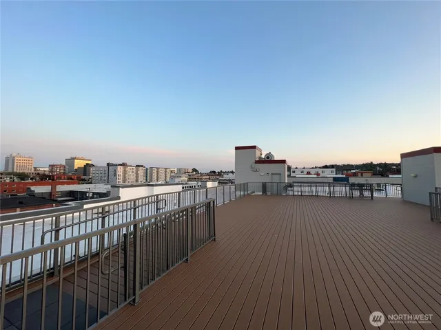 $289,500 | 2824 Grand Avenue, Unit 603, Everett, WA 98201