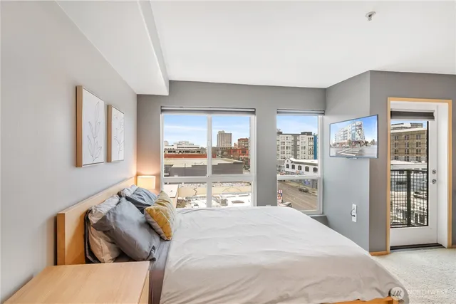 $289,500 | 2824 Grand Avenue, Unit 603, Everett, WA 98201