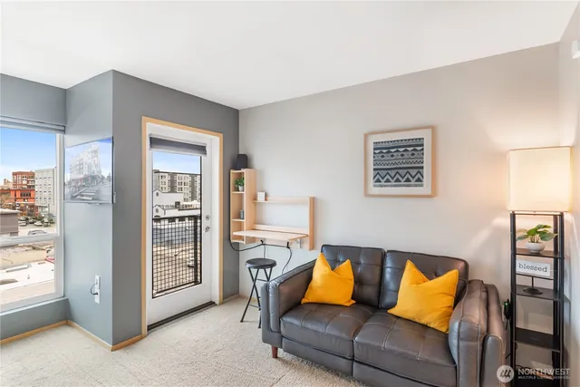 $289,500 | 2824 Grand Avenue, Unit 603, Everett, WA 98201