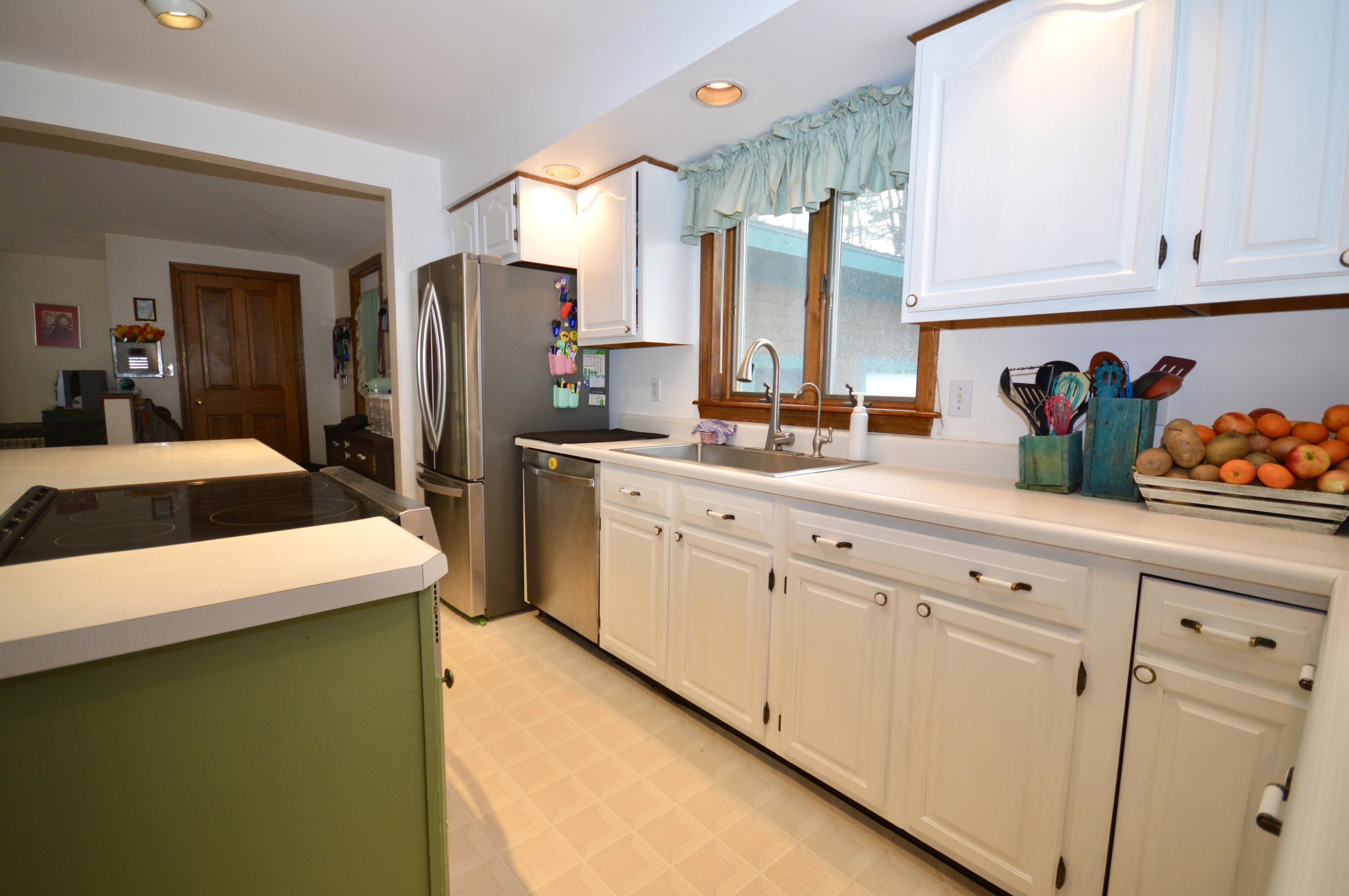 118 Bradley Road Milford, ME 04461 - Photo 8 of 43 DSC_0093