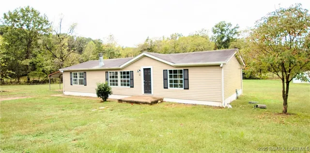 $179,990 | 39 Walnut Dale Lane, Sunrise Beach, MO 65079