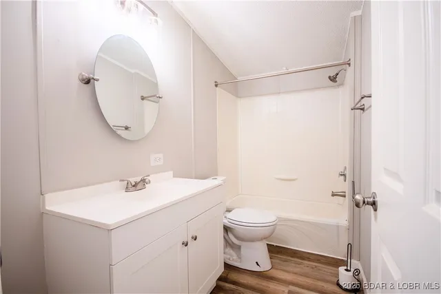 $179,990 | 39 Walnut Dale Lane, Sunrise Beach, MO 65079