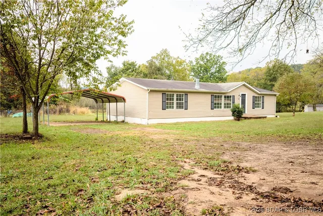 $179,990 | 39 Walnut Dale Lane, Sunrise Beach, MO 65079