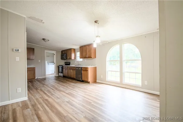 $179,990 | 39 Walnut Dale Lane, Sunrise Beach, MO 65079