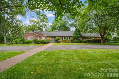 $634,900 | 560 11th Ave Circle Northwest, Hickory, NC 28601