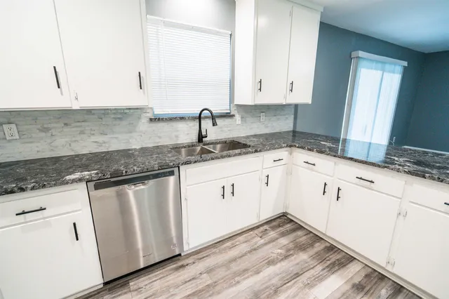 $2,100 | 2013 Shady Oaks Drive, Tallahassee, FL 32303