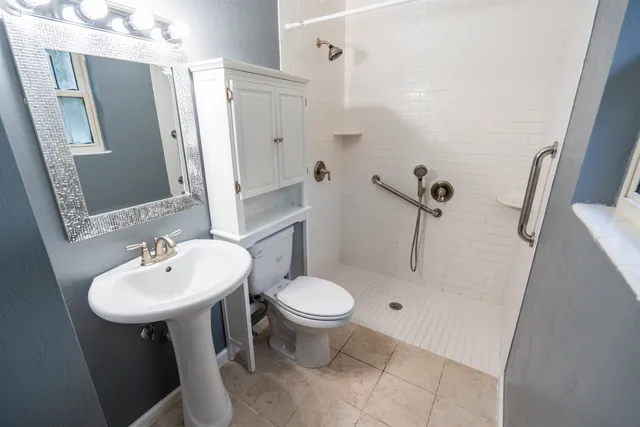 $2,100 | 2013 Shady Oaks Drive, Tallahassee, FL 32303