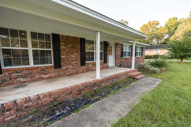 $2,100 | 2013 Shady Oaks Drive, Tallahassee, FL 32303