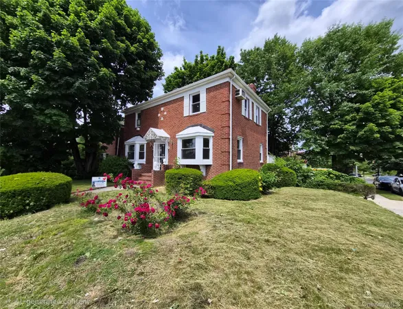 $1,489,000 | 80-19 Utopia Parkway | Jamaica Estates