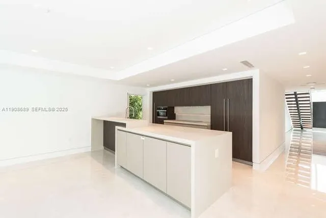 $22,500 | 1325 Bay Drive, Miami Beach, FL 33141