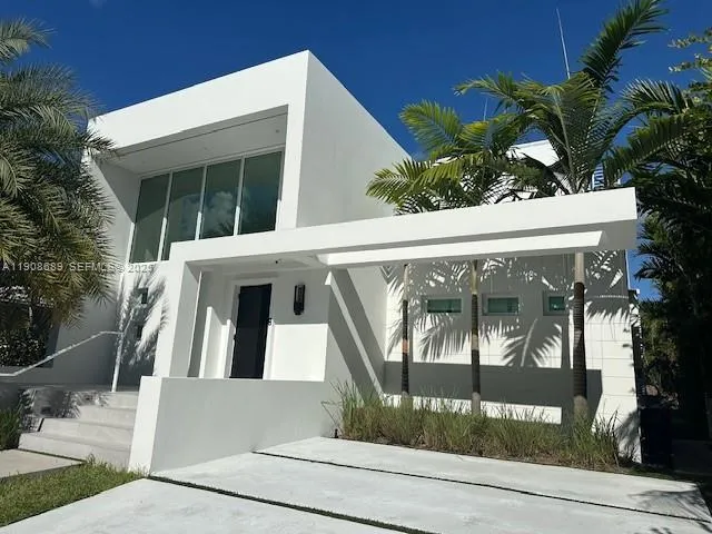 $22,500 | 1325 Bay Drive, Miami Beach, FL 33141