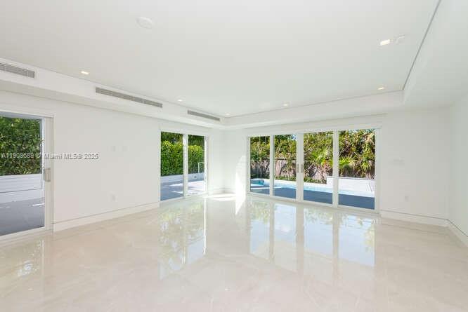 1325 Bay Drive Miami Beach, FL 33141 - Photo 21 of 49