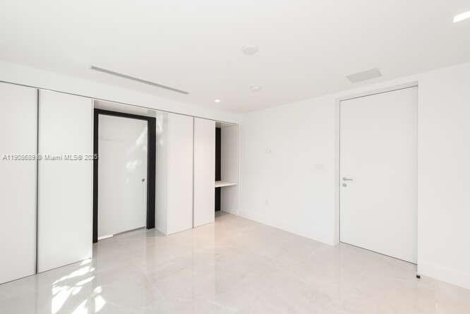 1325 Bay Drive Miami Beach, FL 33141 - Photo 37 of 49