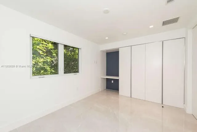 $22,500 | 1325 Bay Drive, Miami Beach, FL 33141