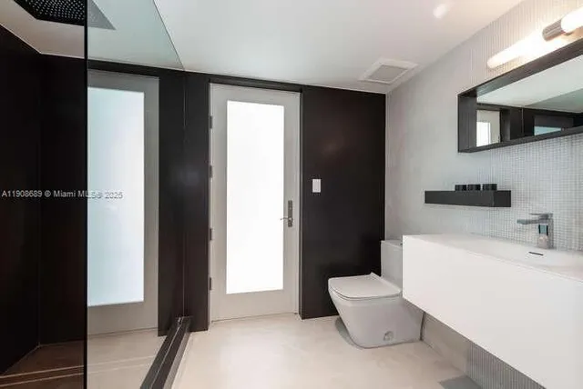 $22,500 | 1325 Bay Drive, Miami Beach, FL 33141