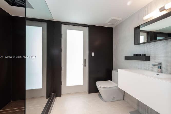 1325 Bay Drive Miami Beach, FL 33141 - Photo 41 of 49