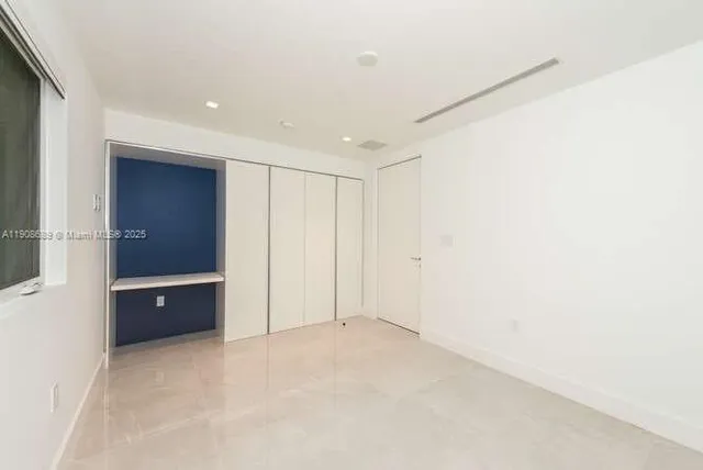 $22,500 | 1325 Bay Drive, Miami Beach, FL 33141