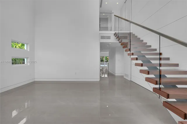 $22,500 | 1325 Bay Drive, Miami Beach, FL 33141