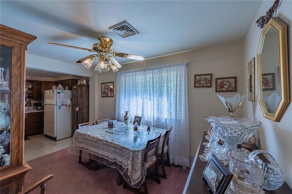 2479 Greentree Road Carnegie, PA 15106 - Photo 13 of 21