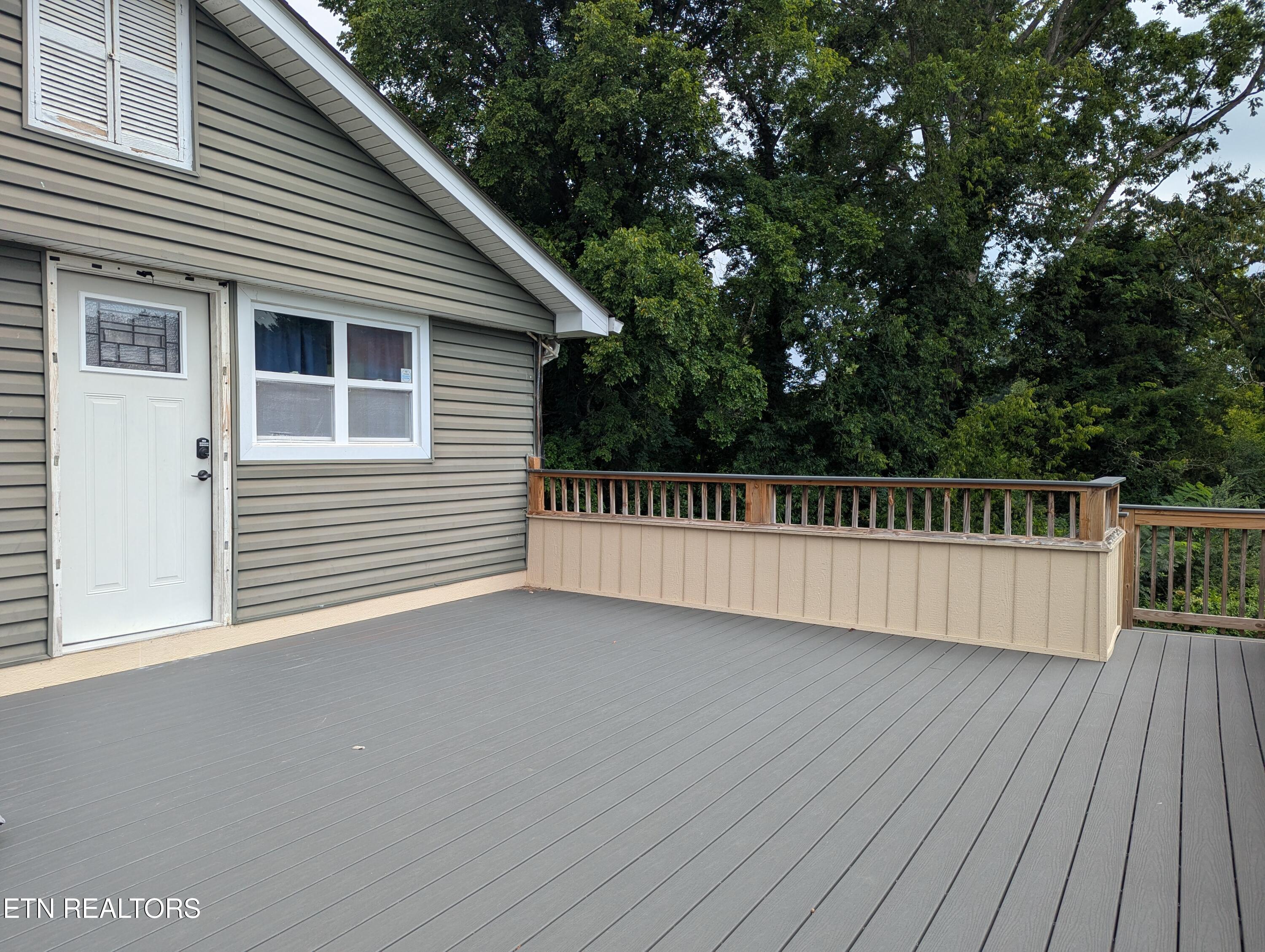 4516 Plummer Road Northeast, Unit 2 Knoxville, TN 37918 - Photo 9 of 9 Porch