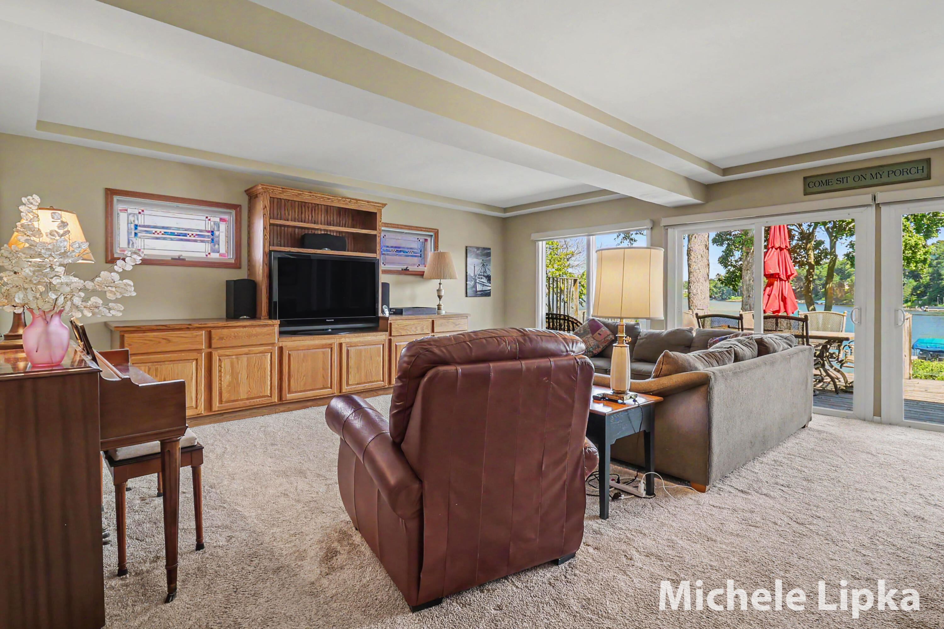570 Bear Lake Road Muskegon, MI 49445 - Photo 9 of 56 Living Area