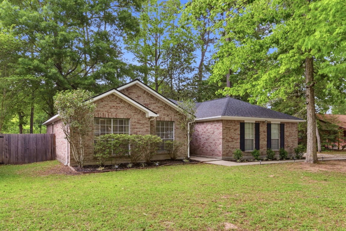 15464 Cardinal Trail Conroe, TX 77302 - Photo 2 of 44