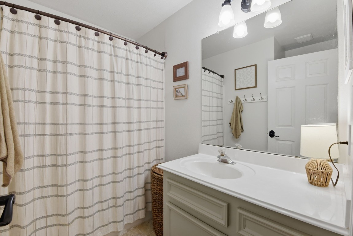 15464 Cardinal Trail Conroe, TX 77302 - Photo 26 of 44 Hall Bathroom