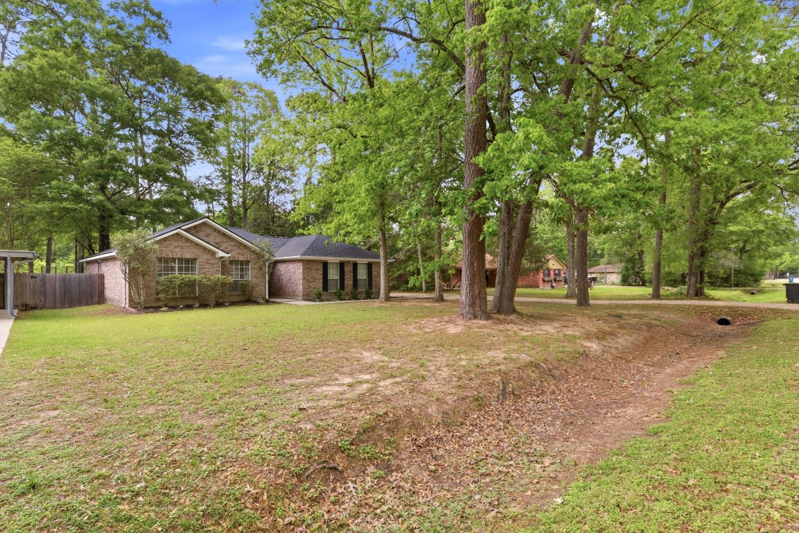 15464 Cardinal Trail Conroe, TX 77302 - Photo 3 of 44