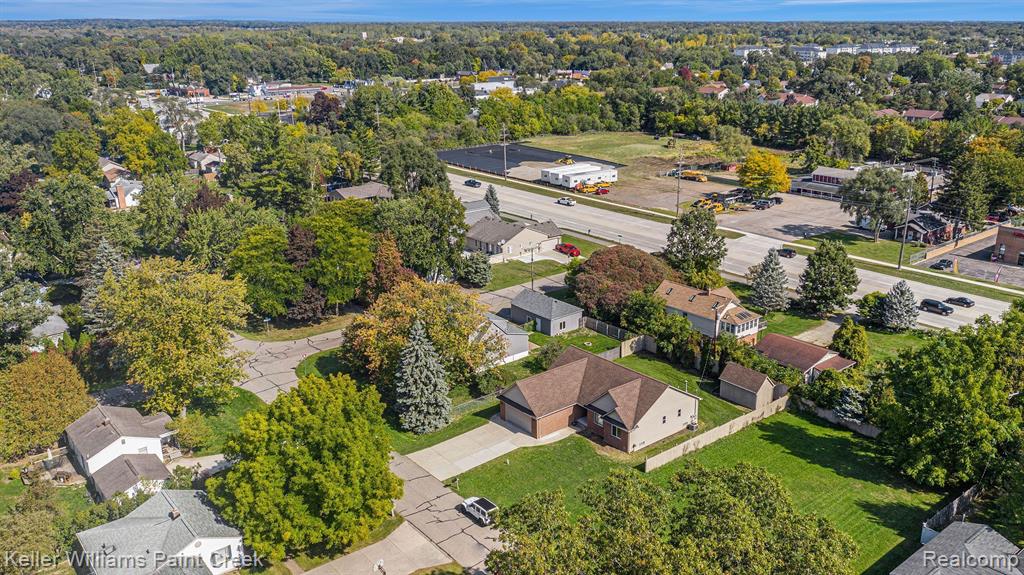 3141 Hessel Avenue Rochester Hills, MI 48307 - Photo 5 of 32
