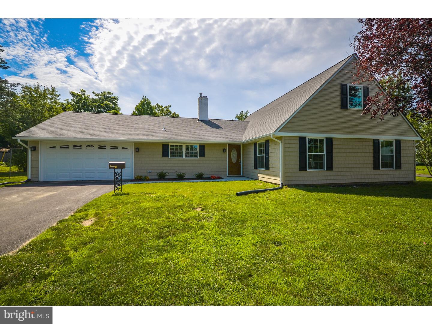 59 Smoketree Road Levittown, PA 19056 - Photo 1 of 24 Gallery Image 1