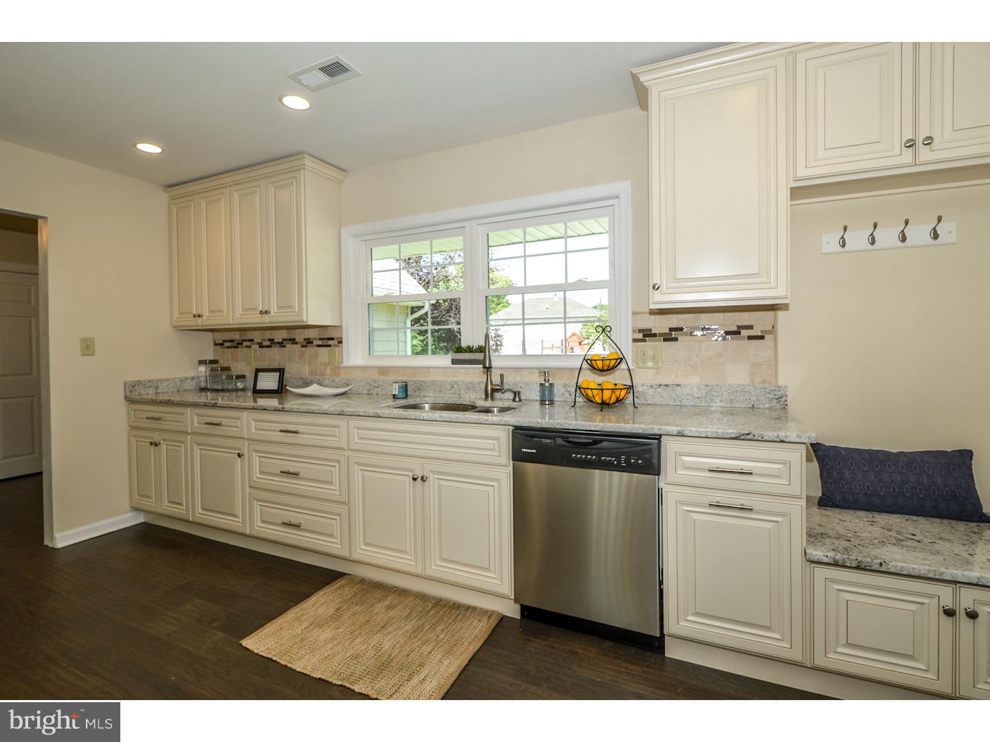 59 Smoketree Road Levittown, PA 19056 - Photo 5 of 24 Gallery Image 5