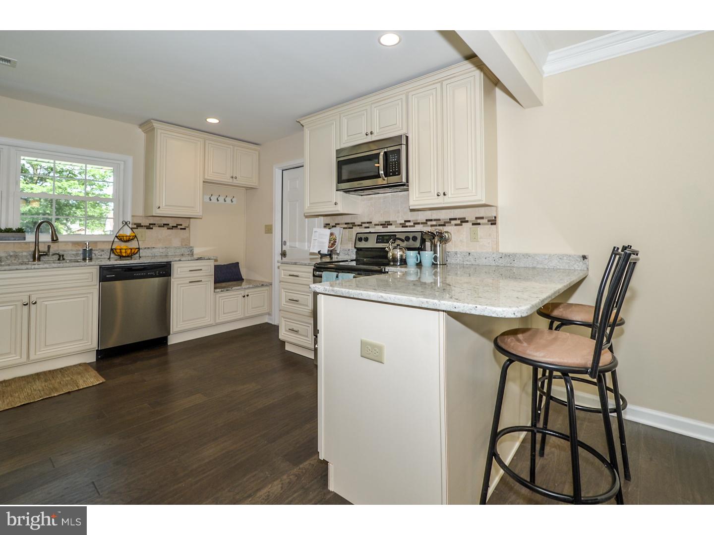 59 Smoketree Road Levittown, PA 19056 - Photo 6 of 24 Gallery Image 6