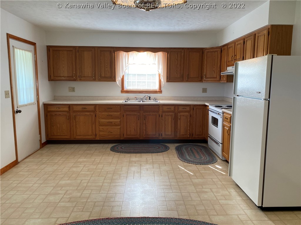 780 Brush Run Road Gay, WV 25244 - Photo 5 of 49 Gallery Image 5