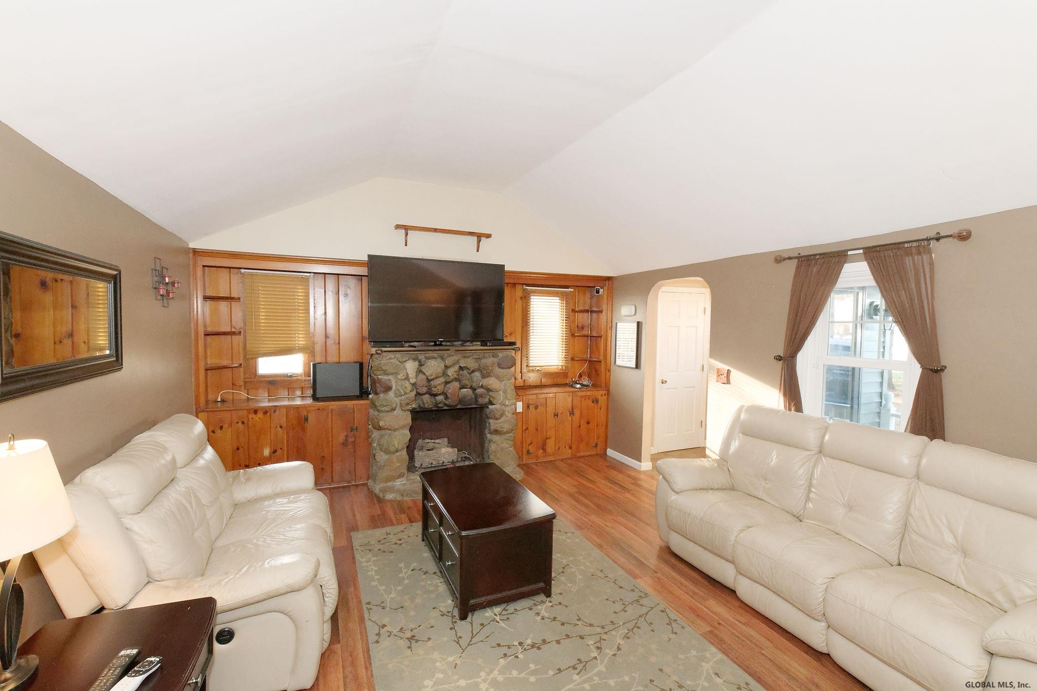 233 Vly Road Colonie, NY 12309 - Photo 3 of 22 Photo 3