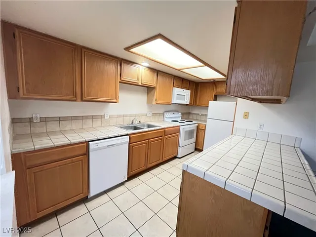 $1,100 | 101 Luna Way, Unit 108, Las Vegas, NV 89145