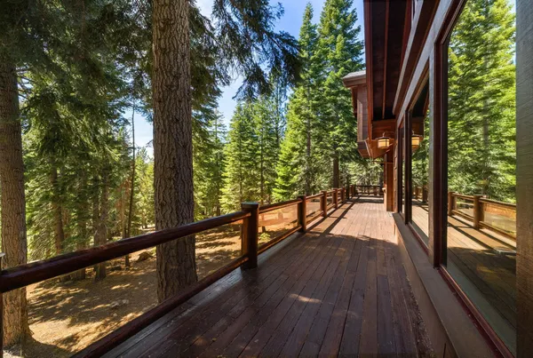 $2,800,028 | 12774 Muhlebach Way, Truckee, CA 96161
