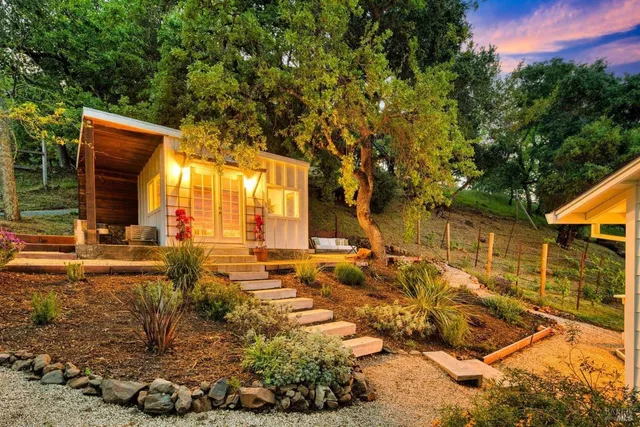 $1,274,000 | 18970 Sweet William Court, Sonoma, CA 95476