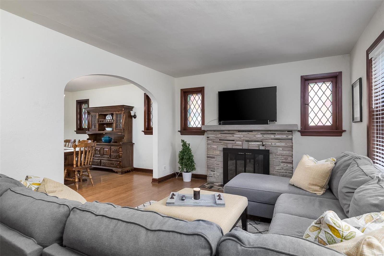 2954 Ridgeview Drive St. Louis, MO 63121 - Photo 8 of 38 Gallery Image 8