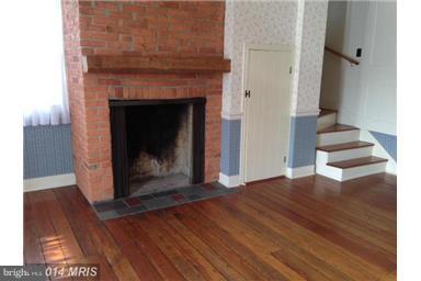 7212 Fish Hatchery Road Thurmont, MD 21788 - Photo 2 of 17 Living Room