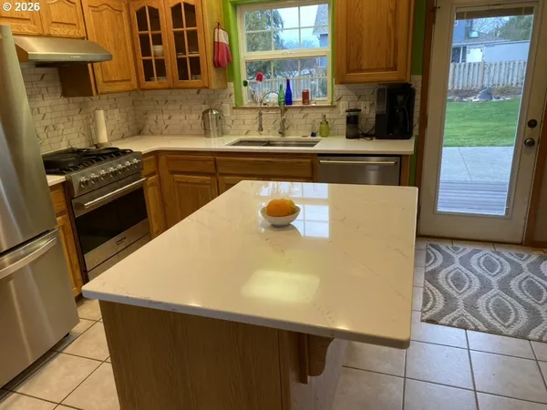 $668,000 | 36468 River Point Drive, Astoria, OR 97103