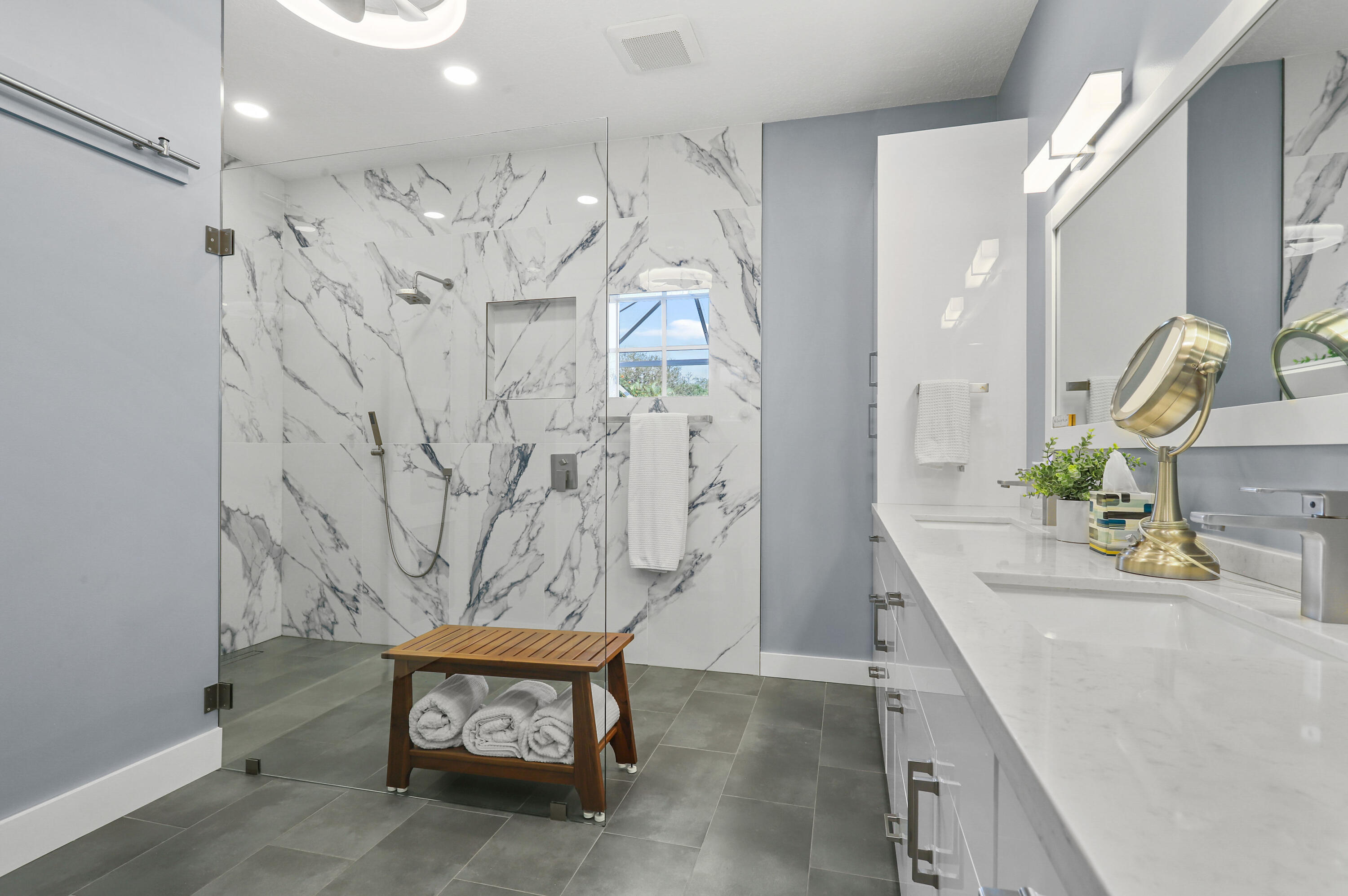 400 Mangrove Point Jupiter, FL 33458 - Photo 19 of 55 Primary Bathroom