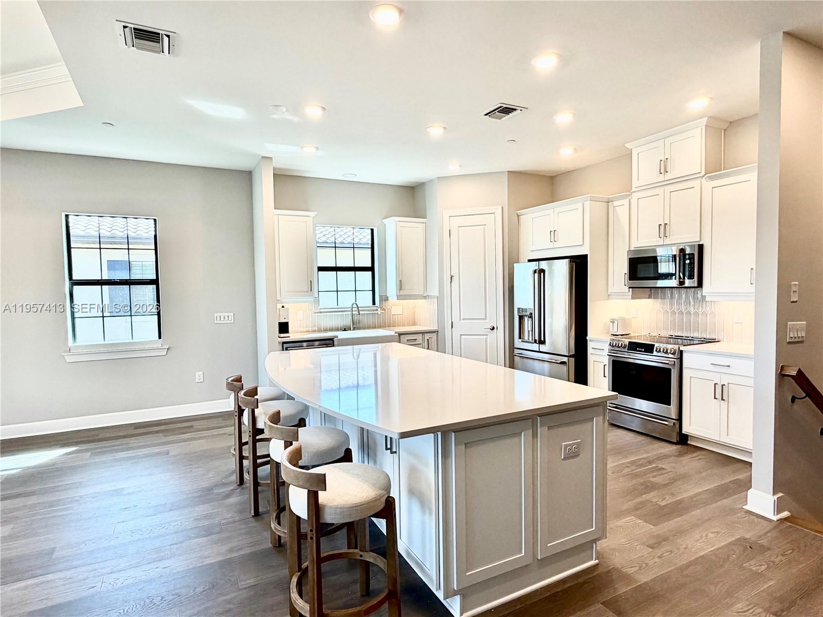 15323 Lucerna Street, Unit 204 Naples, FL 34114 - Photo 2 of 20