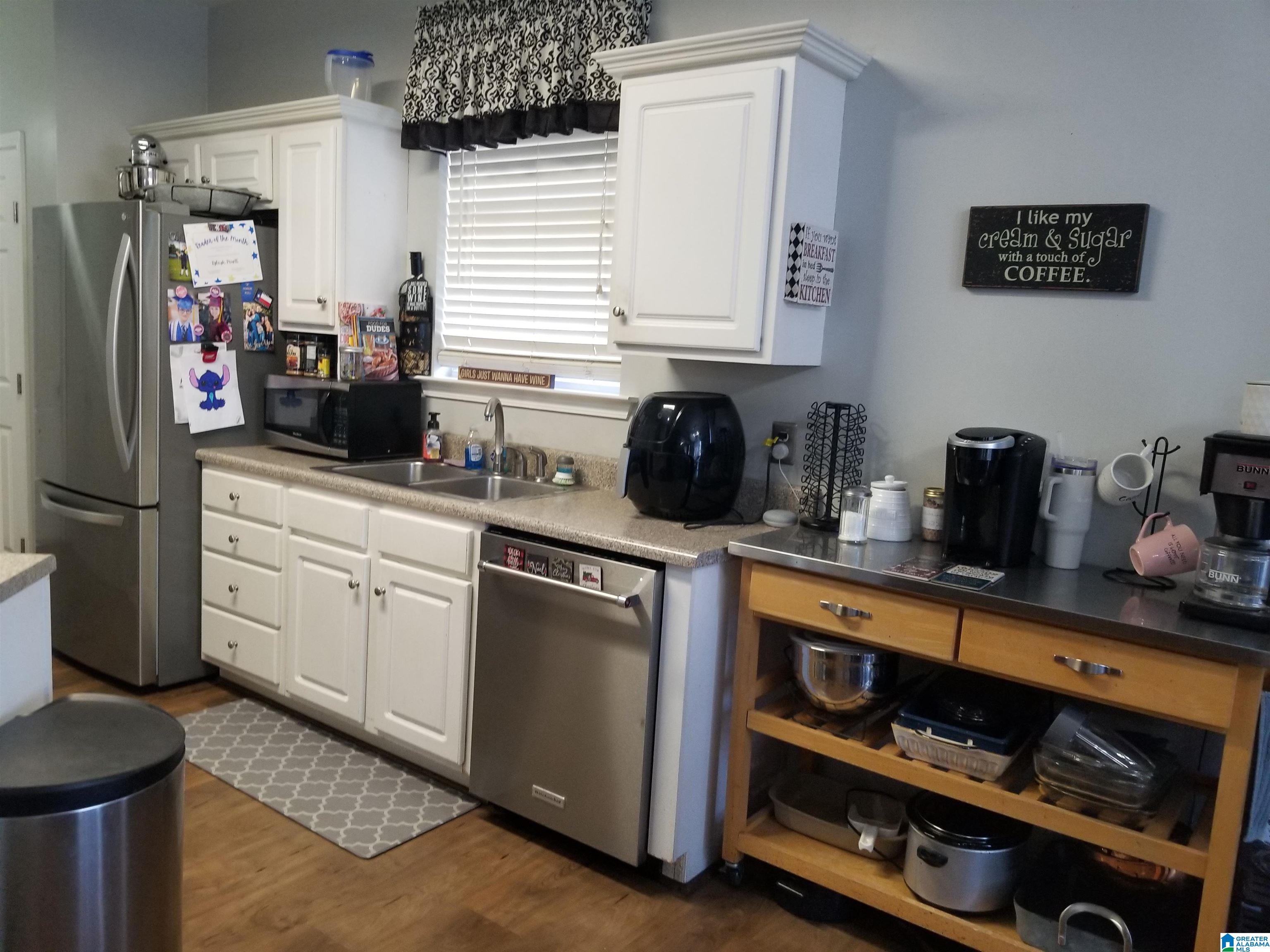 1913 Kent Circle Leeds, AL 35094 - Photo 3 of 33