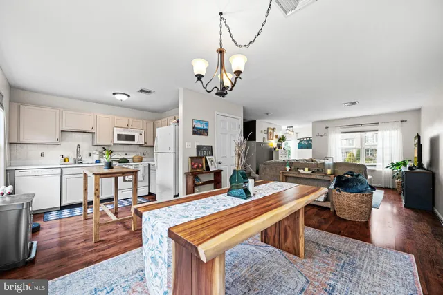 $330,000 | 1160 Pin Oak Drive, Perkiomenville, PA 18074