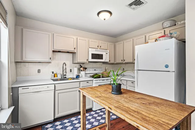 $330,000 | 1160 Pin Oak Drive, Perkiomenville, PA 18074