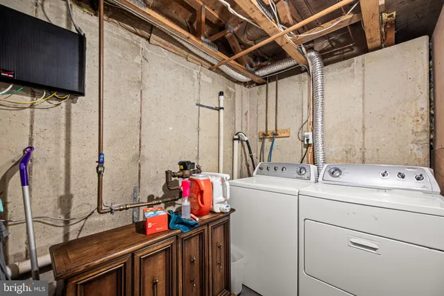 $330,000 | 1160 Pin Oak Drive, Perkiomenville, PA 18074